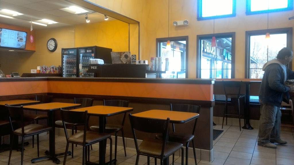 Dunkin | cafe | 160 Kukas Ln, Waterbury, CT 06705, USA | 2035742211 OR +1 203-574-2211