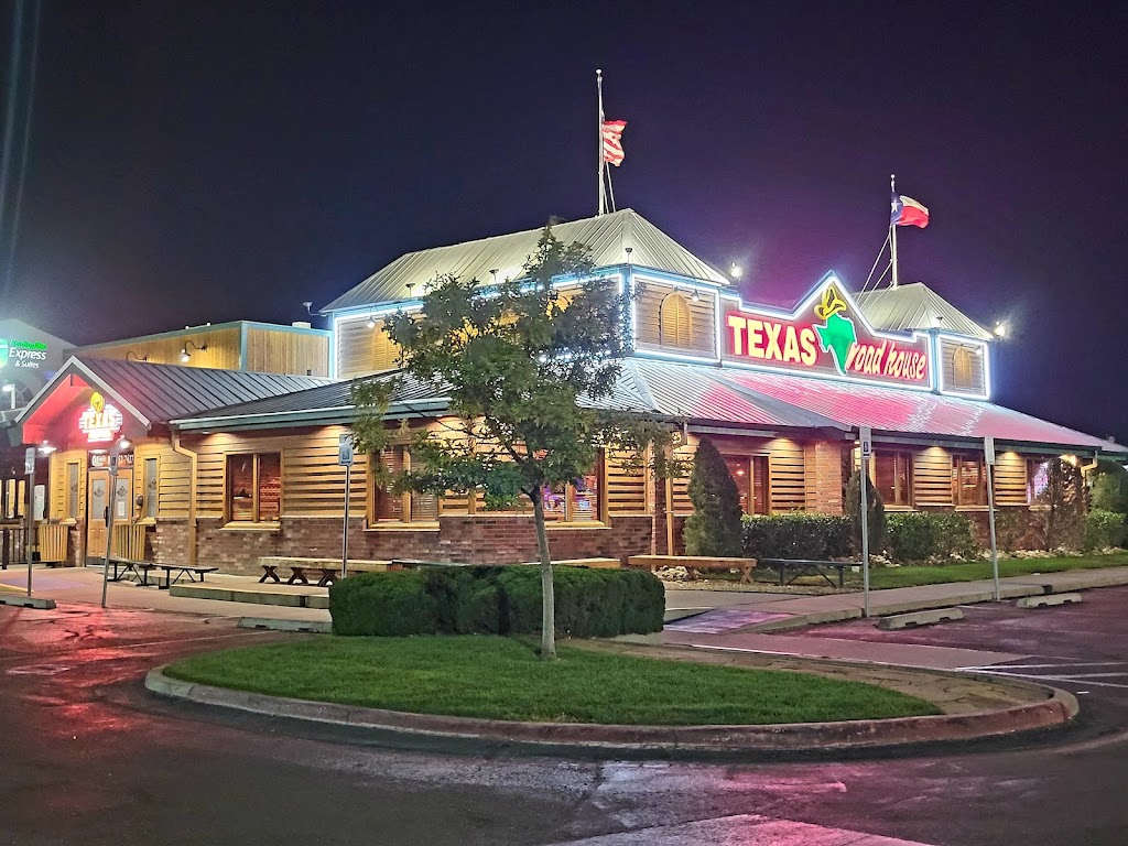 Texas Roadhouse | restaurant | 2805 W Interstate 40 Frontage Rd, Amarillo, TX 79109, USA | 8063527427 OR +1 806-352-7427
