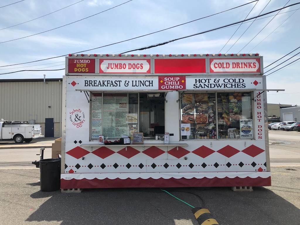 Schnitz & Gigglez | restaurant | 3505 Hampton Rd, Oceanside, NY 11572, USA | 5164286755 OR +1 516-428-6755