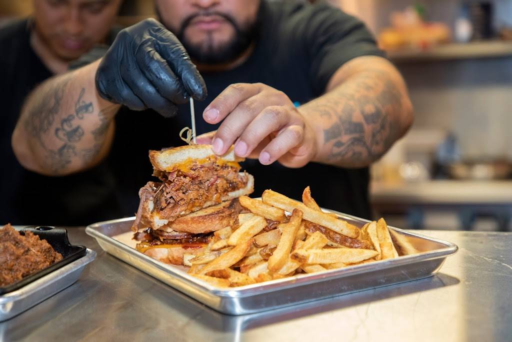 Alkeys Lounge & Eatery | restaurant | 165 W Main St, Lewisville, TX 75057, USA | 9725375522 OR +1 972-537-5522