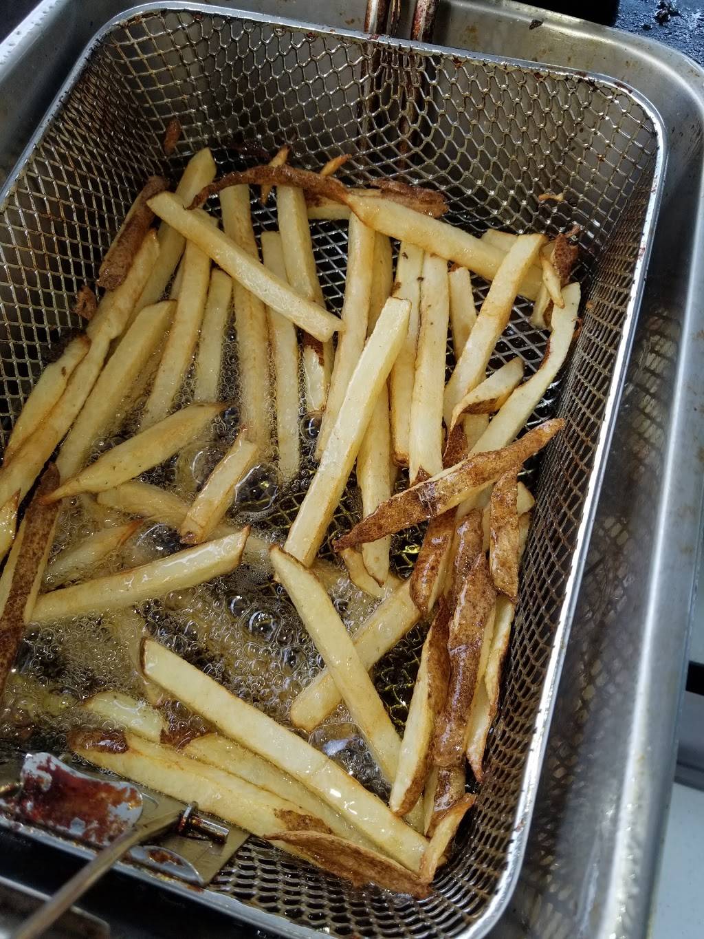 FlyDogz Lincoln | restaurant | 3111 O St ste d, Lincoln, NE 68510, USA | 4024754059 OR +1 402-475-4059