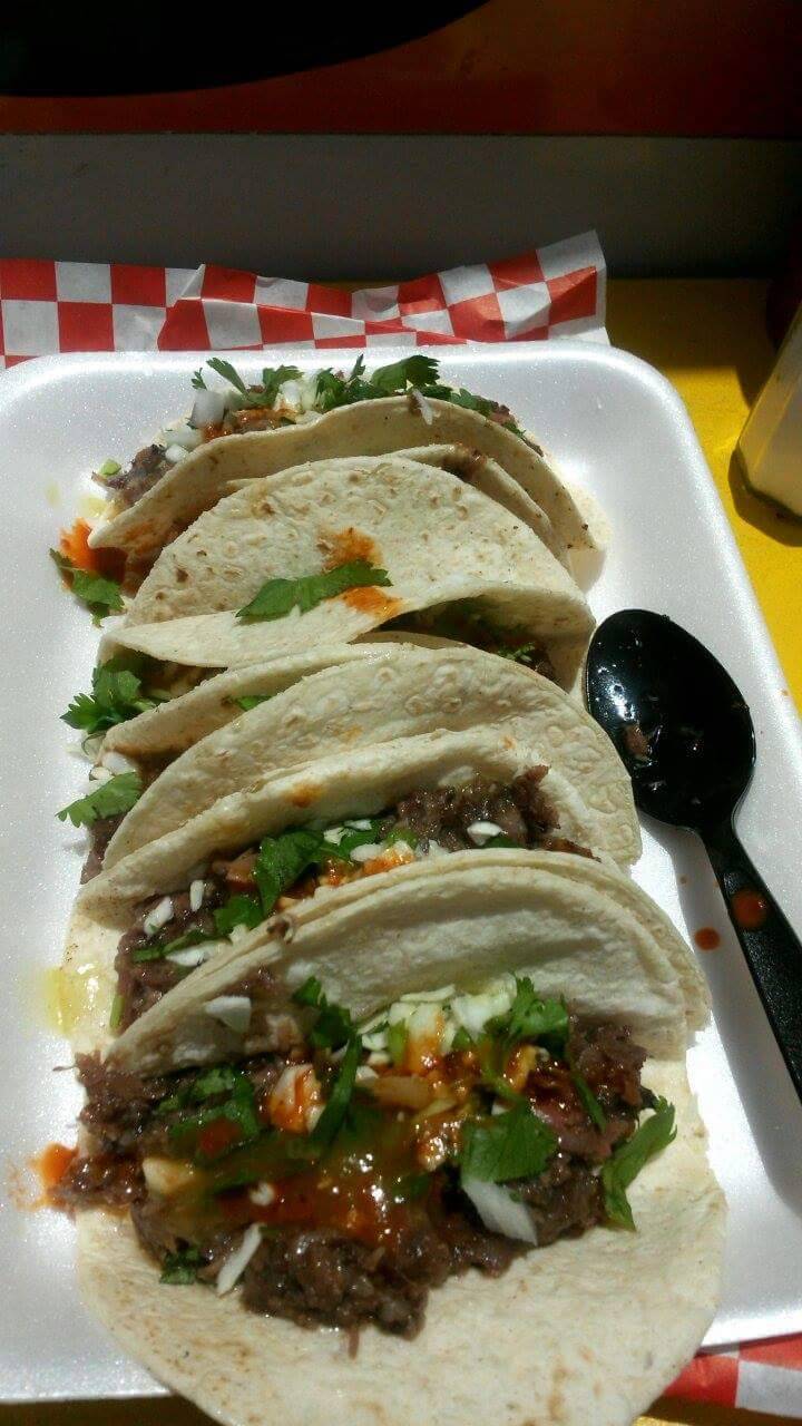 Tacos Lira Food Truck | restaurant | 5272-5326 W Commerce St, San Antonio, TX 78237, USA | 2104307050 OR +1 210-430-7050