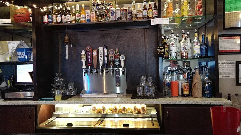 Rams Riverhouse | restaurant | 102 S Main St, Port Byron, IL 61275, USA | 3095233400 OR +1 309-523-3400