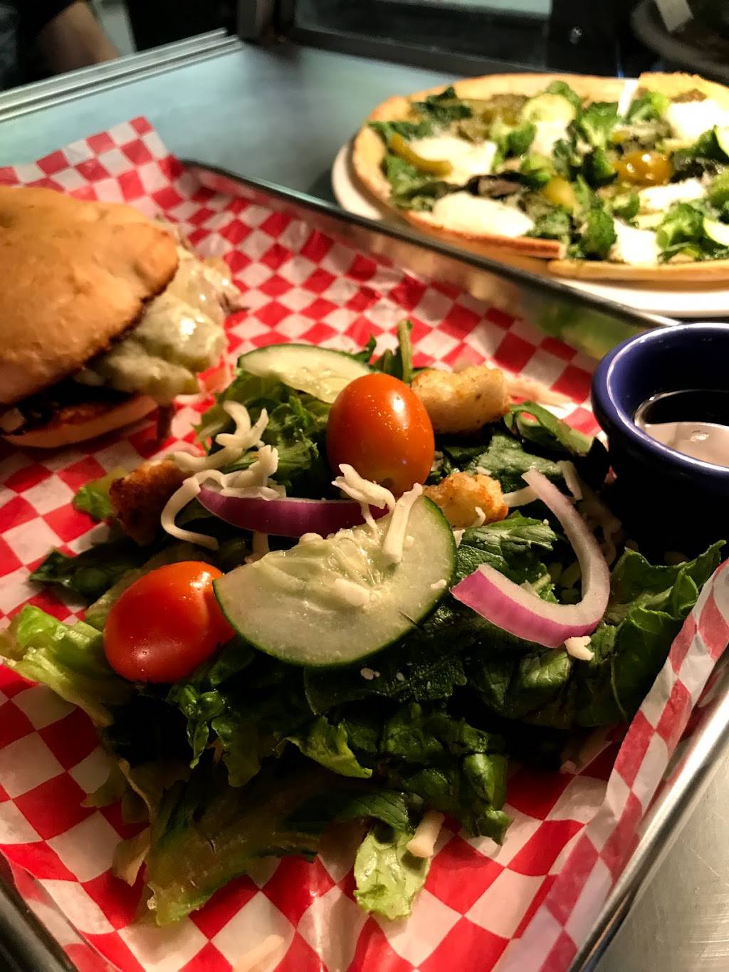 The Gas and Oil Grill | restaurant | Glenwood Shopping Plaza, Oneida, NY 13421, USA | 3153619900 OR +1 315-361-9900