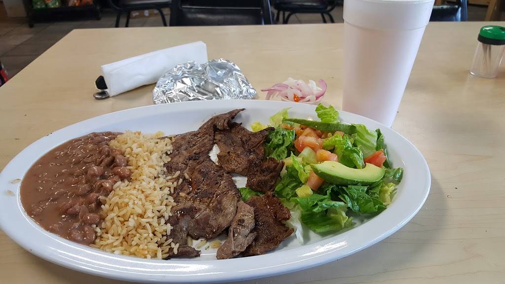 Mi Tierra Mexican Food & Market | restaurant | 17529 Sierra Hwy #13, Santa Clarita, CA 91351, USA | 6612995344 OR +1 661-299-5344