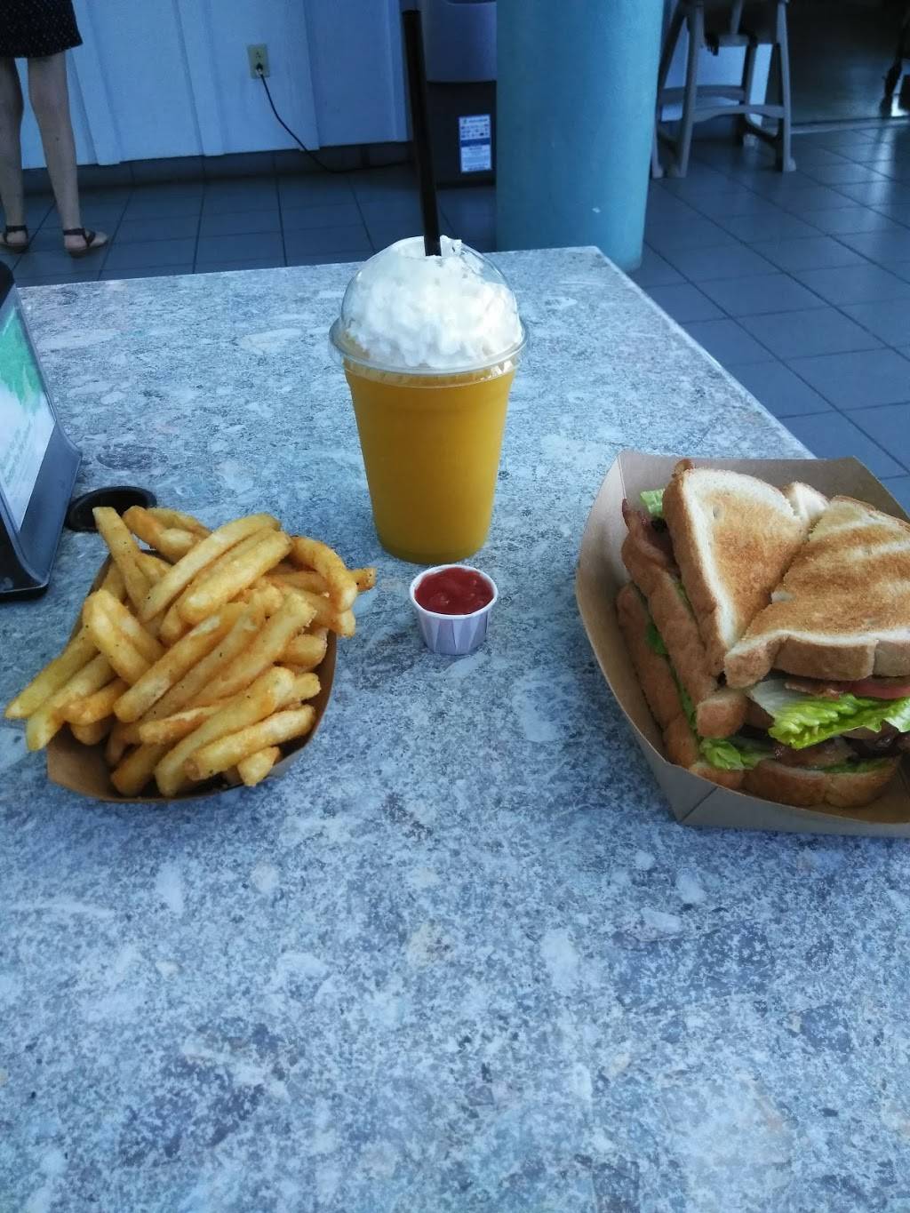 Fishlips Pavilion at Jetty Park | restaurant | 397 Jetty Park Rd, Port Canaveral, FL 32920, USA | 3213235001 OR +1 321-323-5001