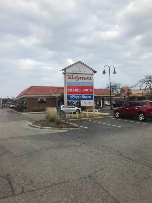 Glen Oak Plaza | shopping mall | 1401-1441 Waukegan Rd, Glenview, IL 60025, USA | 6306452800 OR +1 630-645-2800