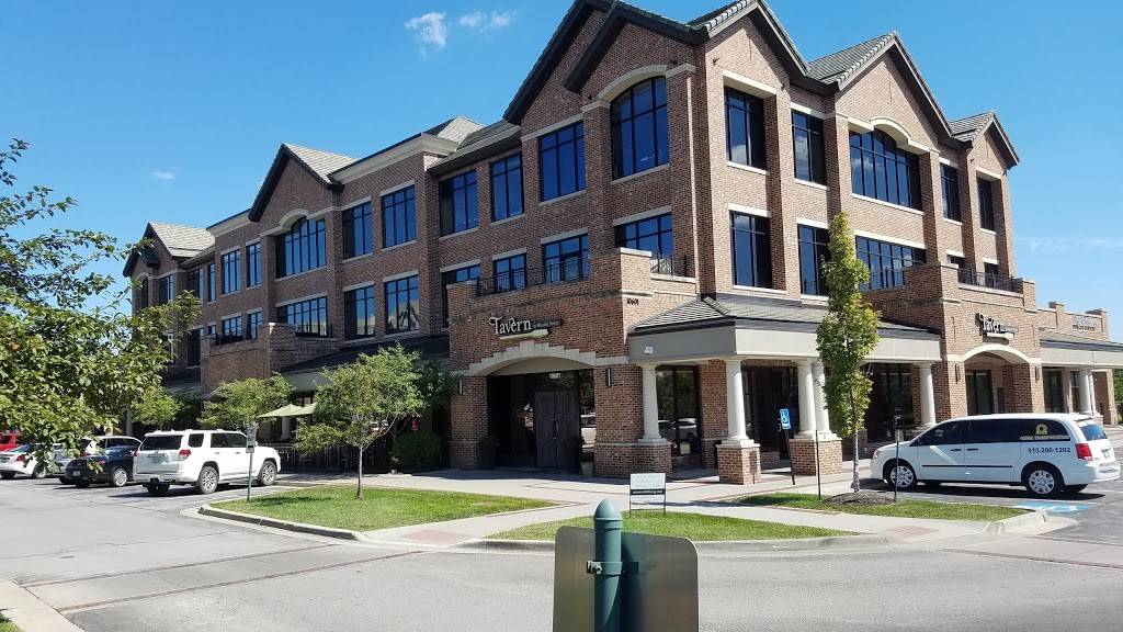 Tavern at Mission Farms | restaurant | 10681 Mission Rd, Leawood, KS 66206, USA | 9132136588 OR +1 913-213-6588