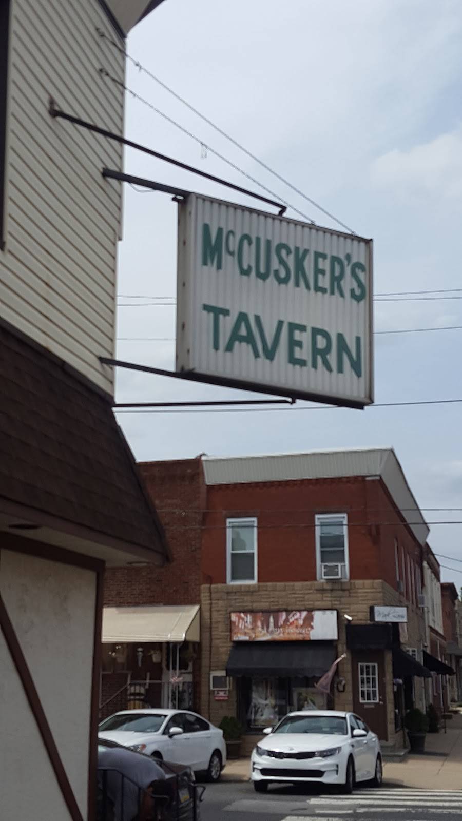 McCuskers Tavern | restaurant | 2601 S 17th St, Philadelphia, PA 19145, USA | 2153399238 OR +1 215-339-9238