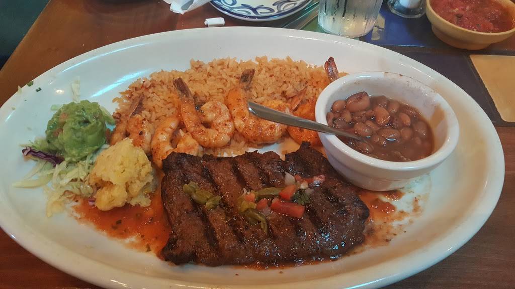 El Torito | restaurant | 2020 E Ball Rd, Anaheim, CA 92806, USA | 7149564880 OR +1 714-956-4880