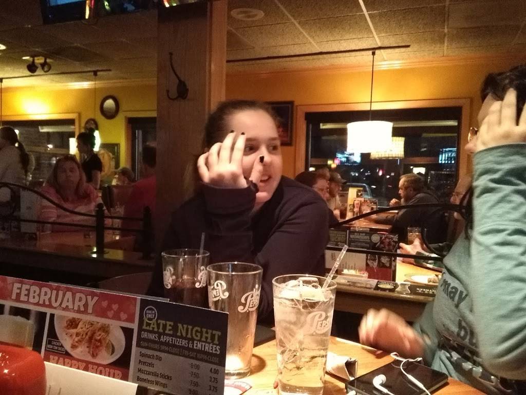 Applebees Grill + Bar | restaurant | 601 Manchester Ln, Newton, KS 67114, USA | 3162849366 OR +1 316-284-9366