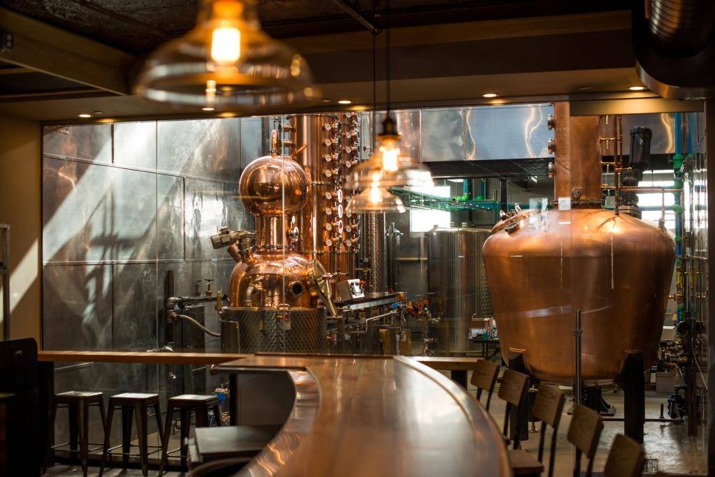 Long Road Distillers | restaurant | 537 Leonard St NW, Grand Rapids, MI 49504, USA | 6162284924 OR +1 616-228-4924