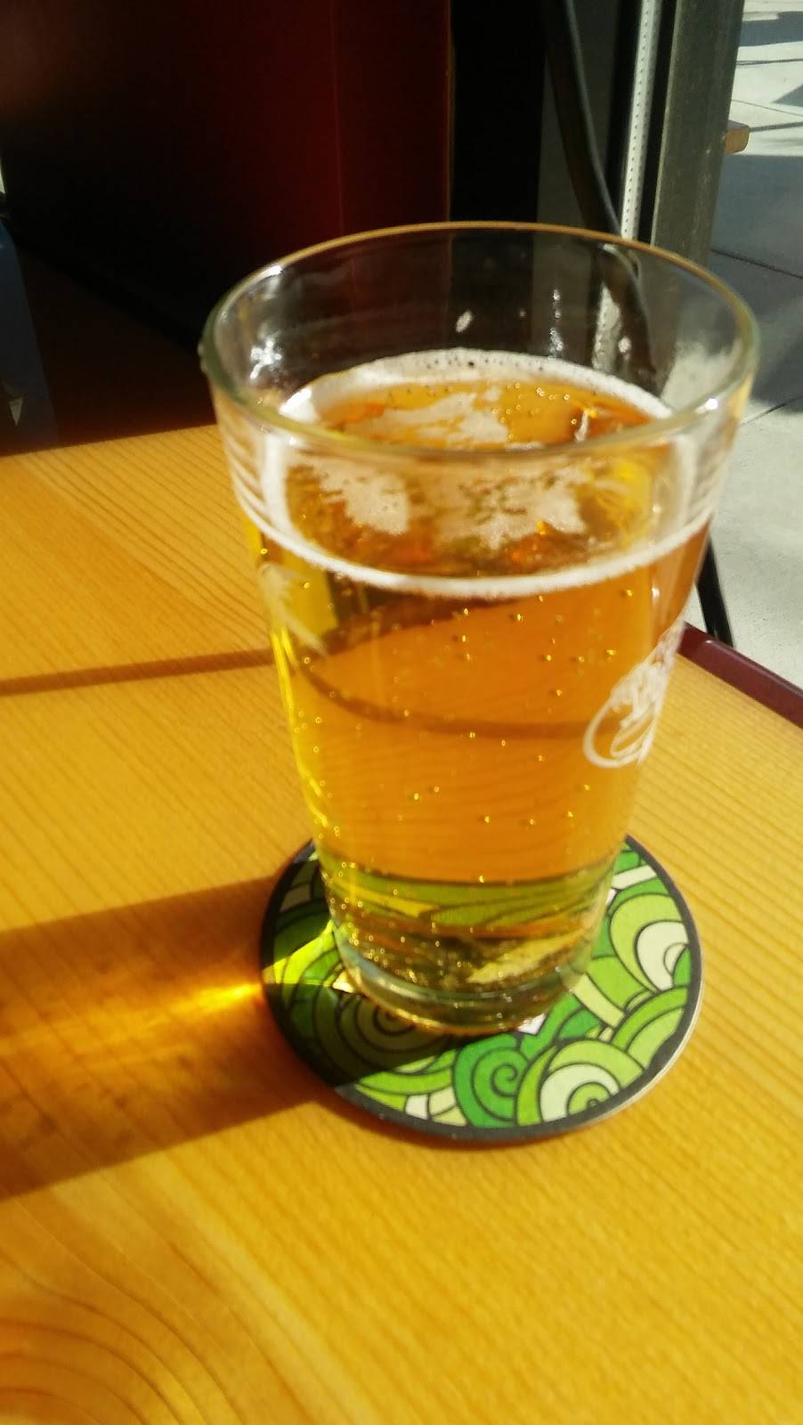 Beach Hut Deli | restaurant | 6601 Folsom Blvd #110, Sacramento, CA 95819, USA | 9163464691 OR +1 916-346-4691