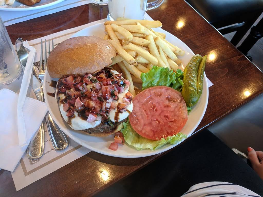 Brownstones Coffee | restaurant | 55 Merrick Rd, Amityville, NY 11701, USA | 6316088627 OR +1 631-608-8627