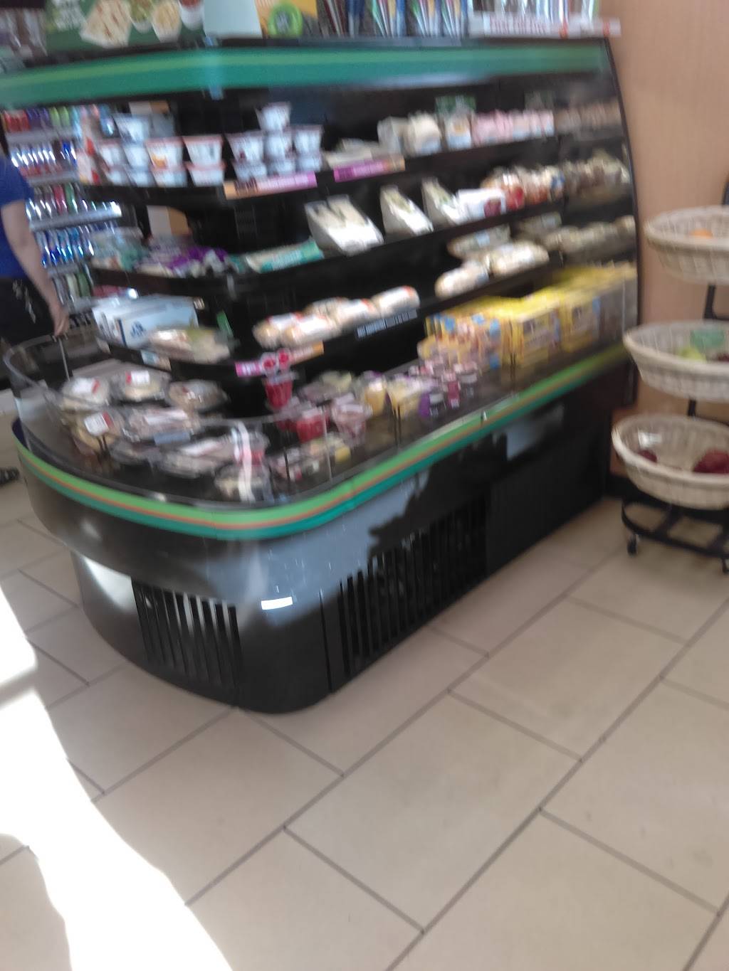 7-Eleven | bakery | 1501 Independence Ave SE, Washington, DC 20003, USA | 2025432170 OR +1 202-543-2170