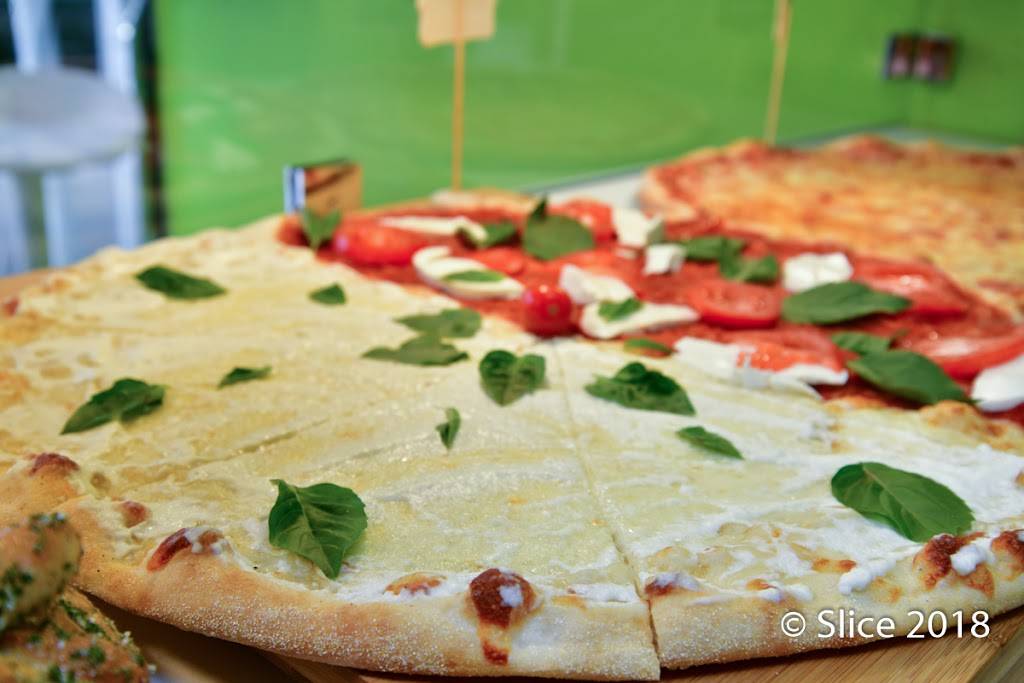 Gotta Getta Pizza | restaurant | 1735 Townsend Ave Store A, Bronx, NY 10453, USA | 3477322200 OR +1 347-732-2200