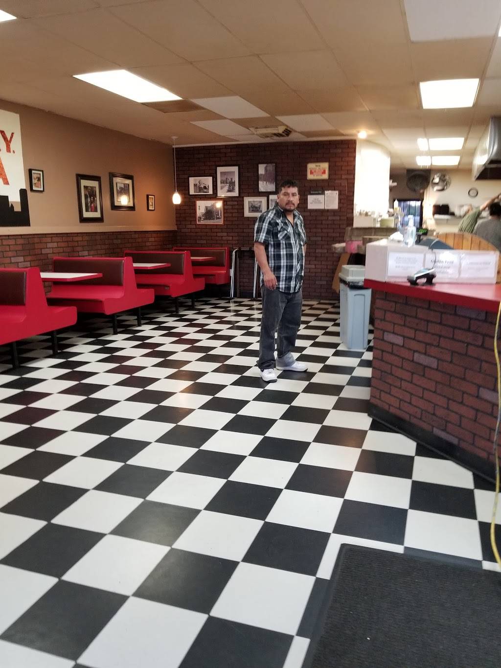 Pizza Amore | restaurant | 845 S Escondido Blvd, Escondido, CA 92025, USA | 7607413994 OR +1 760-741-3994