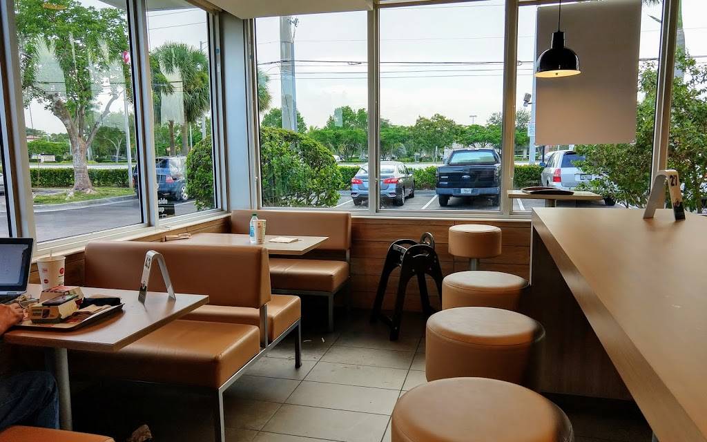 McDonalds | cafe | 4480 N, FL-7, Coconut Creek, FL 33073, USA | 9549339525 OR +1 954-933-9525