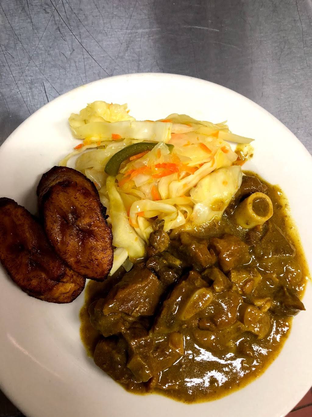 Caribbean Flaavor | restaurant | 976a Main St, Worcester, MA 01603, USA | 7748233590 OR +1 774-823-3590