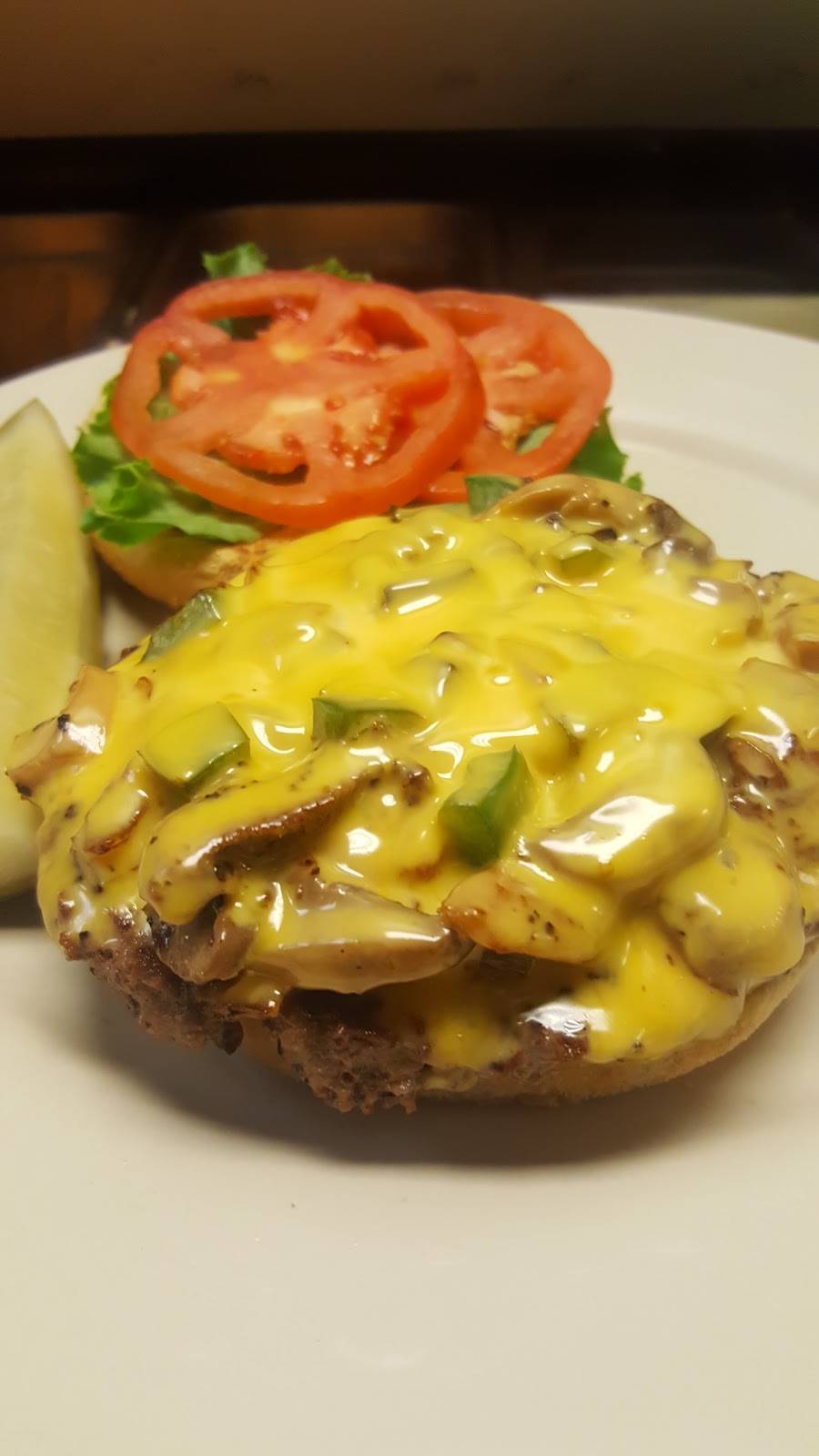 Rubins Restaurant / Arabica | meal takeaway | 312 Chestnut Commons Dr, Elyria, OH 44035, USA | 4403660122 OR +1 440-366-0122