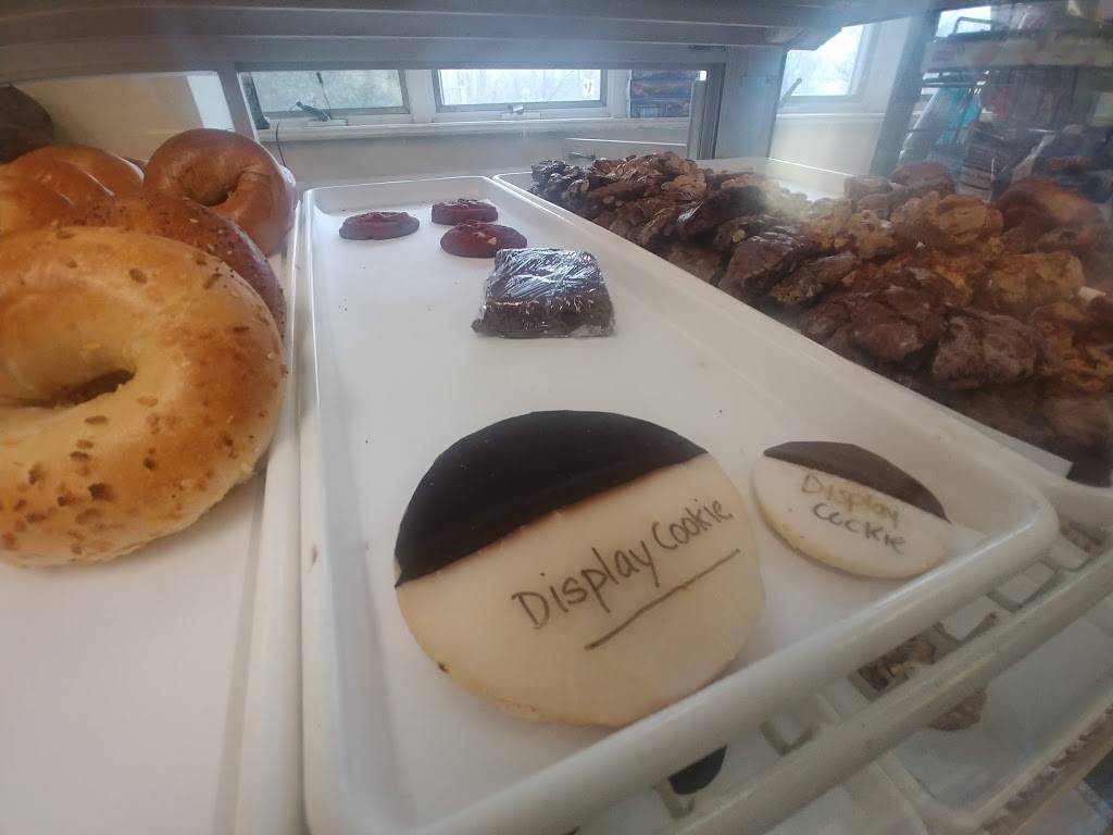 Giovannis Italian American Delicatessen | restaurant | 43 Croton Point Ave, Croton-On-Hudson, NY 10520, USA | 9142711010 OR +1 914-271-1010