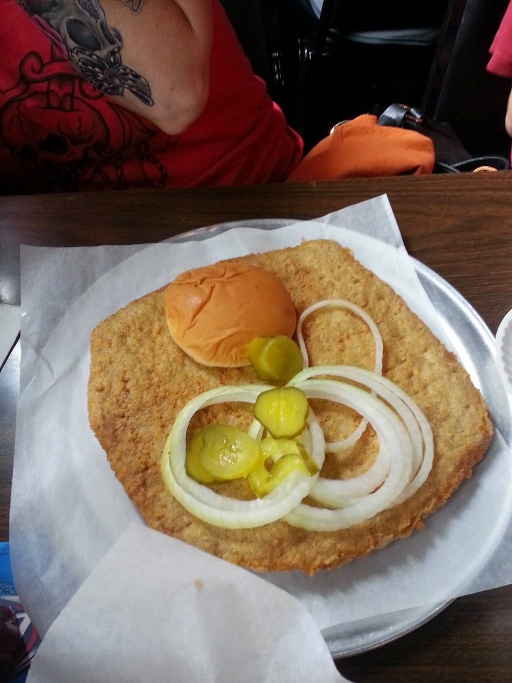 Schooners Peoria Heights | restaurant | 730 E War Memorial Dr, Peoria Heights, IL 61616, USA | 3096869895 OR +1 309-686-9895