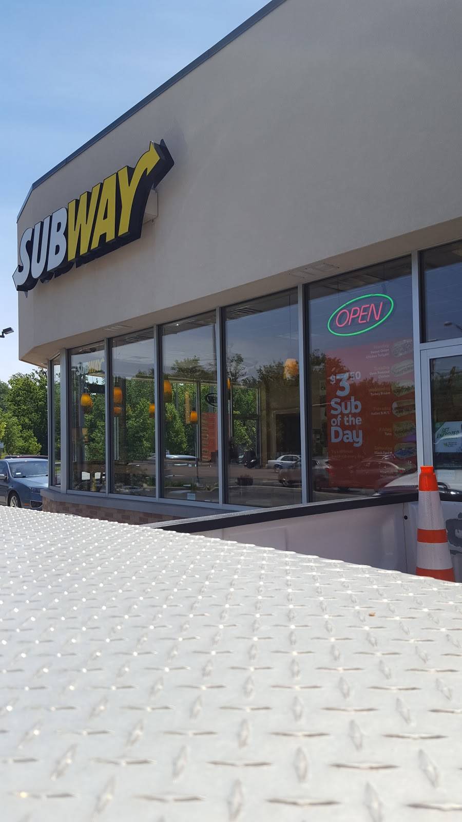 Subway | restaurant | 8801 W Grand Ave A, River Grove, IL 60171, USA | 7083955016 OR +1 708-395-5016