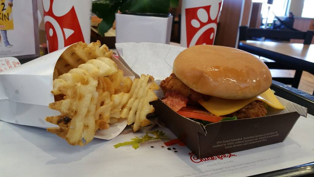 Chick-fil-A | restaurant | 501 Memorial Dr, Chicopee, MA 01020, USA | 4135924500 OR +1 413-592-4500