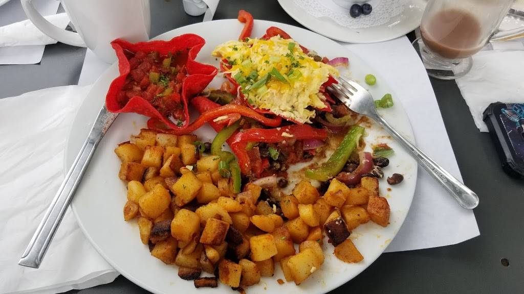 Tin Pan Galley Restaurant - Fine Dining, serving Breakfast, Lunc | restaurant | 110 W Main St, Sackets Harbor, NY 13685, USA | 3156463812 OR +1 315-646-3812