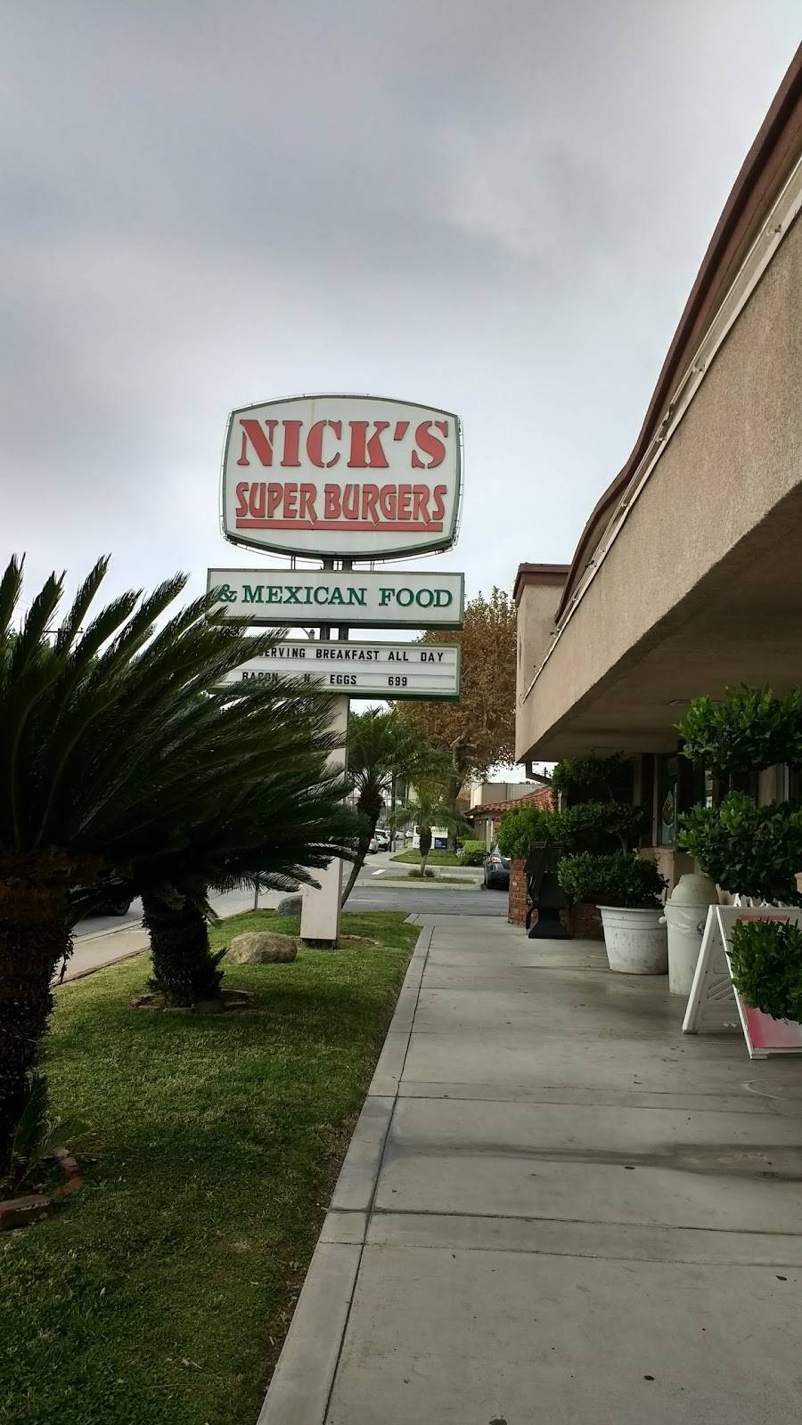 Nicks Superburgers | restaurant | 1117 E Commonwealth Ave, Fullerton, CA 92831, USA | 7149929191 OR +1 714-992-9191