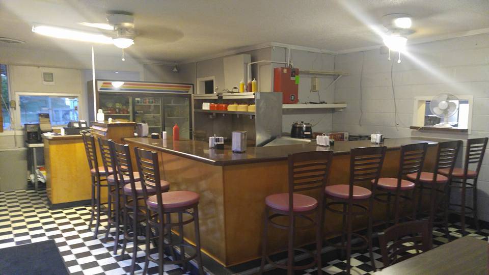 Busy Bee Drive-In | restaurant | 811 Crossland Ave, Clarksville, TN 37040, USA | 9316471808 OR +1 931-647-1808