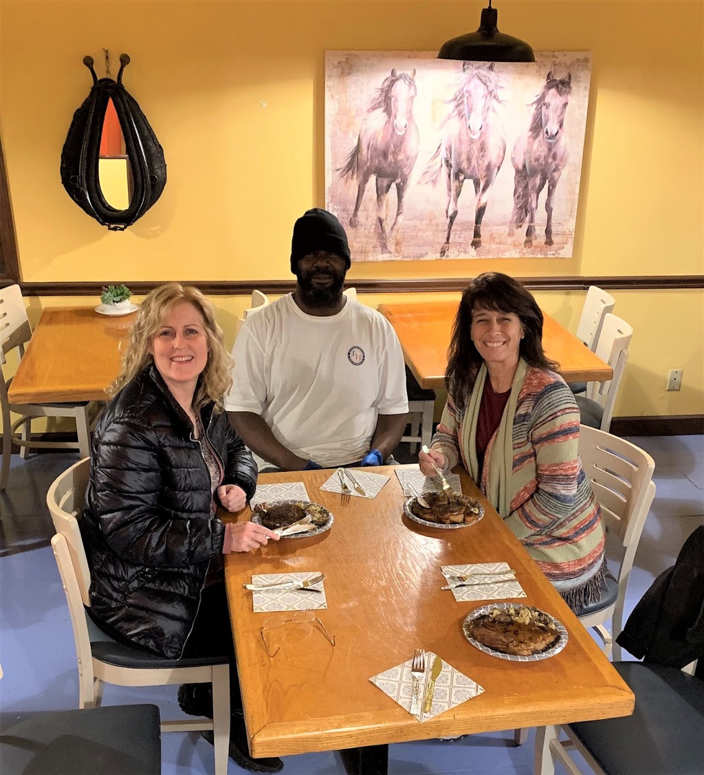 The Sly Fox at Magnolias | restaurant | 105 Harlee St, Marion, SC 29571, USA | 8437027836 OR +1 843-702-7836