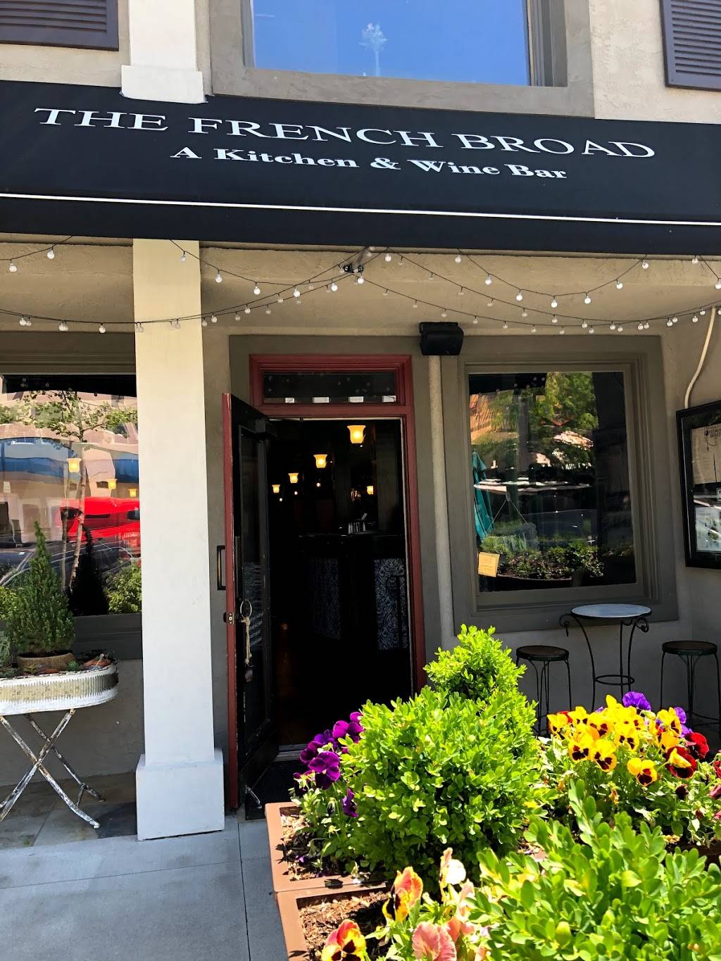 The French Broad, A Kitchen & Wine Bar | restaurant | 342 N Main St, Hendersonville, NC 28739, USA | 8285959797 OR +1 828-595-9797