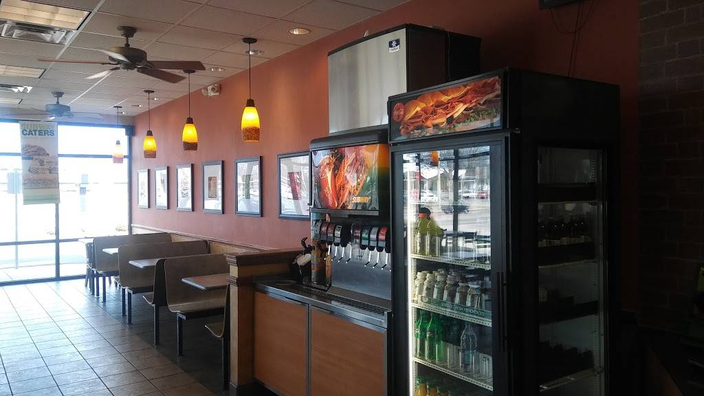 Subway | meal takeaway | 3301 E Harry St, Wichita, KS 67218, USA | 3166861769 OR +1 316-686-1769