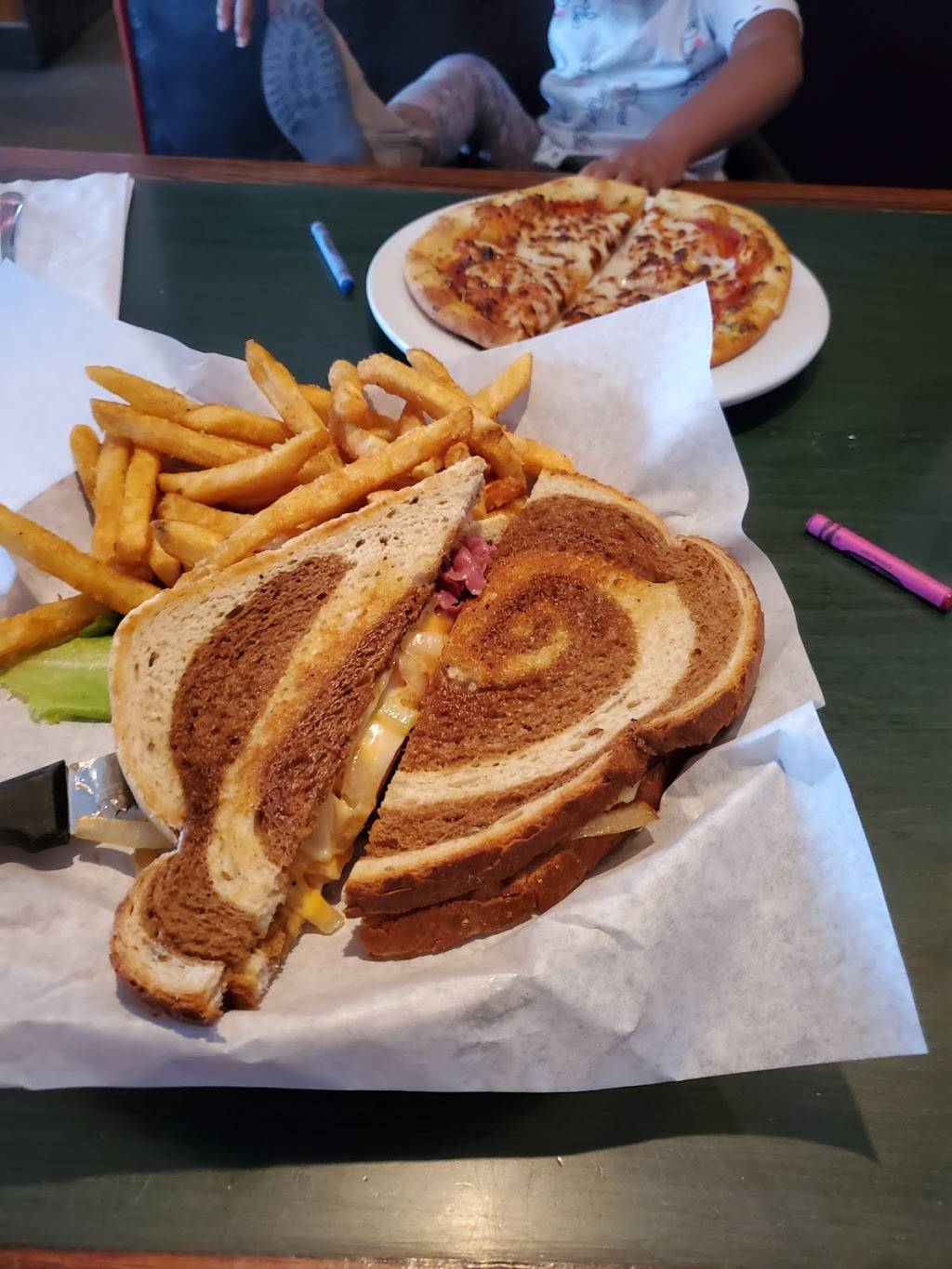 McGraffs American Grill | restaurant | 1602 E Eisenhower Blvd, Loveland, CO 80537, USA | 9706698847 OR +1 970-669-8847