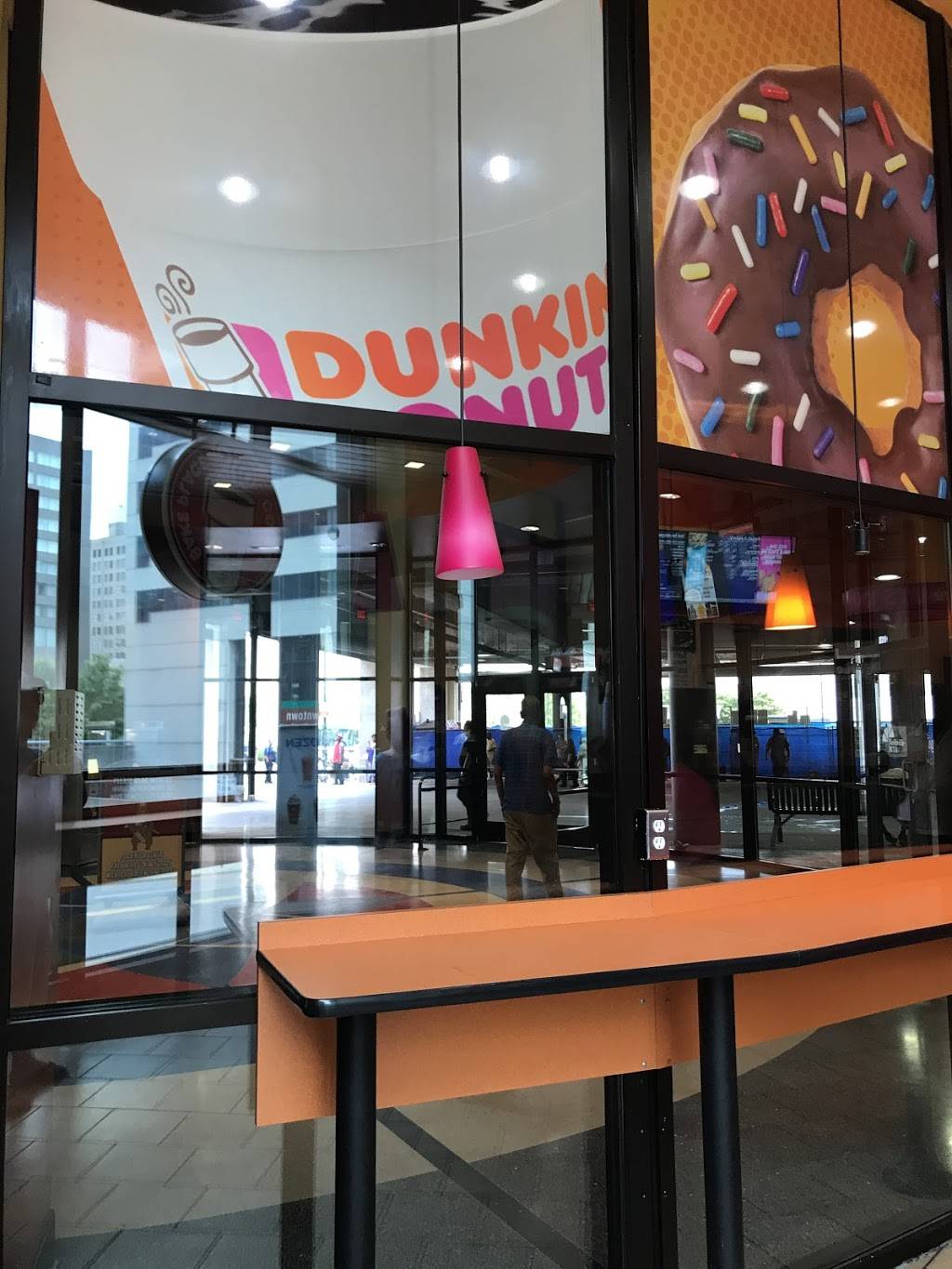 Dunkin | bakery | 400 Charlotte Ave, Nashville, TN 37219, USA | 6152560067 OR +1 615-256-0067