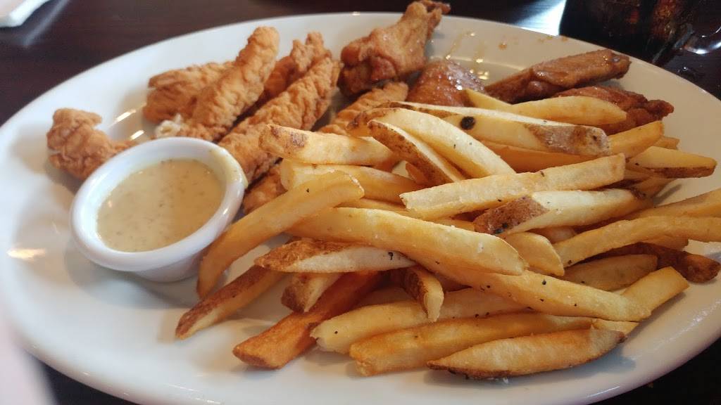 Smokey Bones Bar & Fire Grill | meal takeaway | 3939 Morse Crossing, Columbus, OH 43219, USA | 6144762668 OR +1 614-476-2668