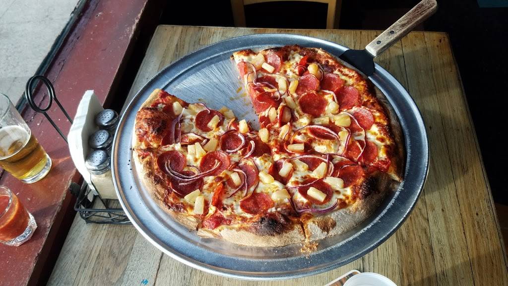 Jayn Bee Club | restaurant | 2736 20th St, San Francisco, CA 94110, USA | 4158244190 OR +1 415-824-4190