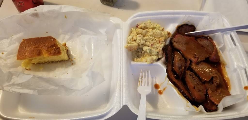 Bowlegged B.B.Q | restaurant | 4255 Market St, San Diego, CA 92102, USA | 6193017105 OR +1 619-301-7105