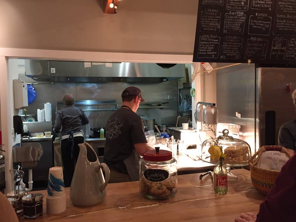 Island Nosh | restaurant | 8898 WA-525, Clinton, WA 98236, USA | 3603413828 OR +1 360-341-3828