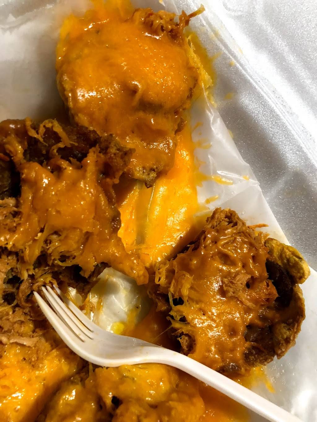 Empanadas Monumental | restaurant | 1971 University Ave, Bronx, NY 10453, United States | 3477264990 OR +1 347-726-4990