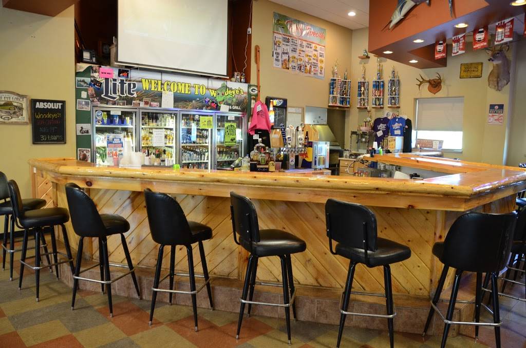 Woodeyes Bar and Grill | restaurant | 700 W Main St, Winneconne, WI 54986, USA | 9205824887 OR +1 920-582-4887