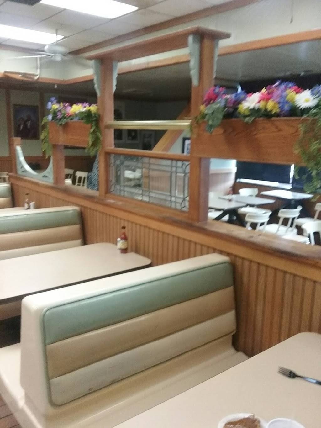 Roberts Restaurant | restaurant | 2810 Evans Mill Rd, Lithonia, GA 30058, USA | 7704843355 OR +1 770-484-3355