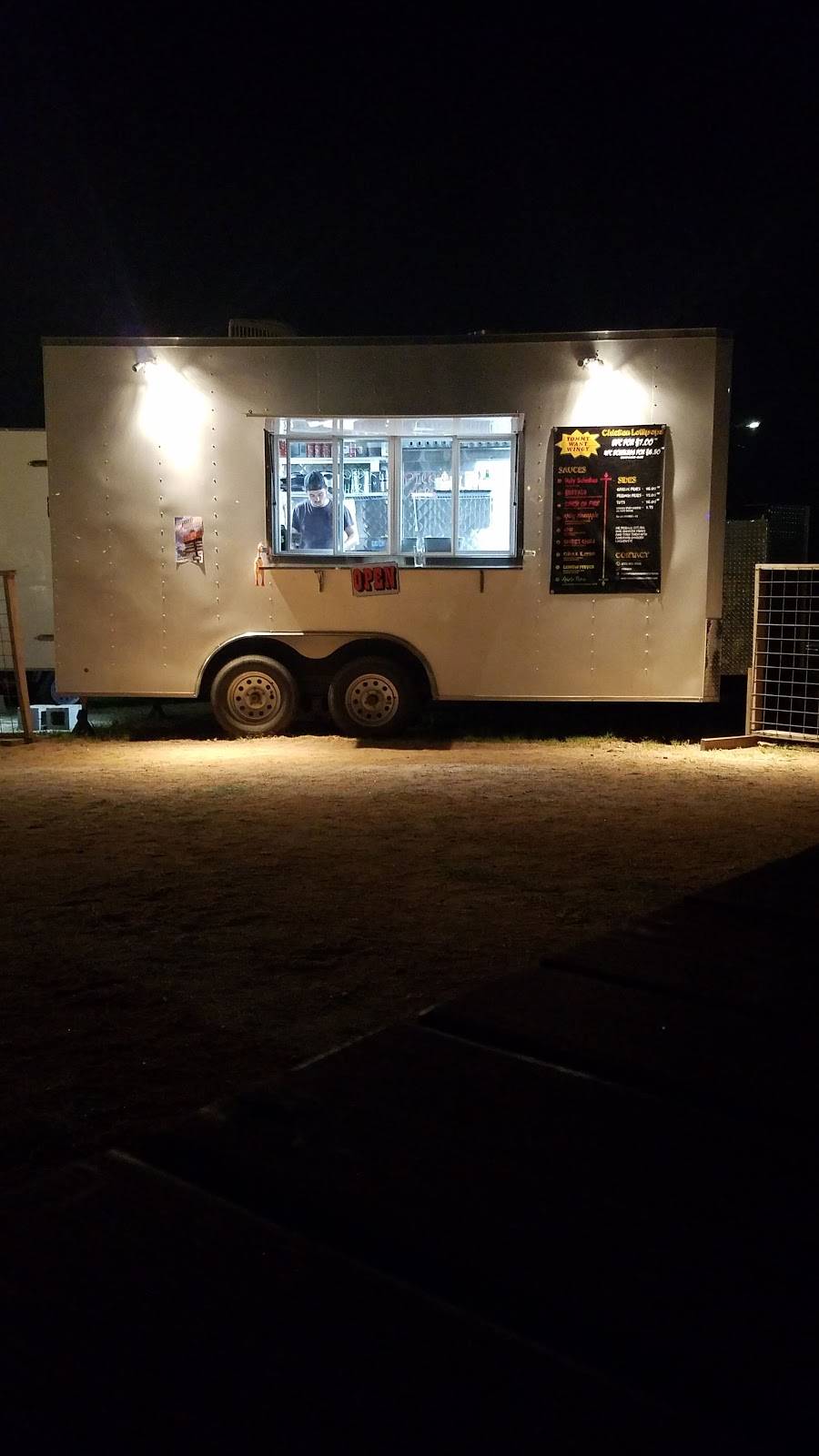 Tommy Want Wingy | restaurant | 121 Pickle Rd, Austin, TX 78704, USA | 5126628516 OR +1 512-662-8516