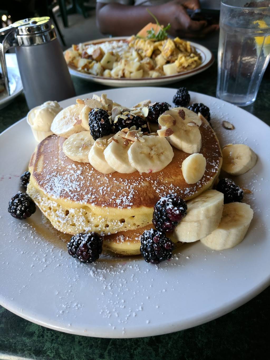 Hobee’s | restaurant | 2312 Central Expy, Mountain View, CA 94043, USA | 6509686050 OR +1 650-968-6050