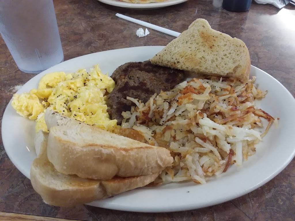 Shirleys Chuckwagon Cafe | restaurant | 202 Main St, Nashville, MI 49073, USA | 5178522201 OR +1 517-852-2201