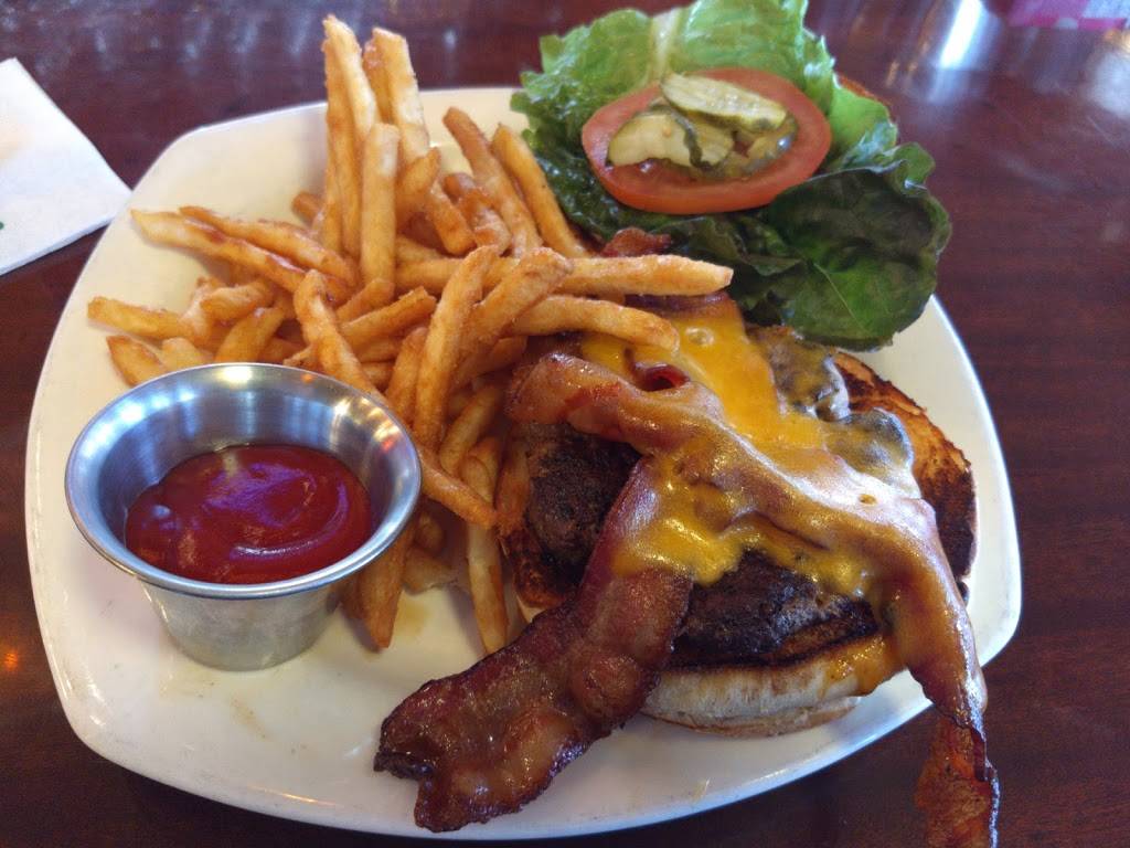 Brannan Manor Restaurant & Spirits - "Home of SacTown Sports" | restaurant | 106 J St, Sacramento, CA 95814, USA | 9166627743 OR +1 916-662-7743