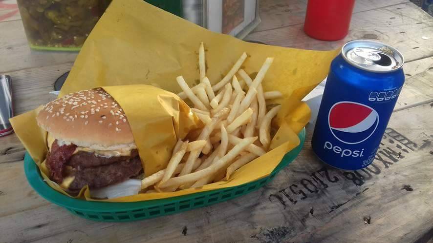 Monster Burger, Playas De Rosarito | restaurant | Emiliano Zapata 228, Predios Urbanos, Machado Sur, 22710 Rosarito, B.C., Mexico | 016611075307 OR +52 661 107 5307