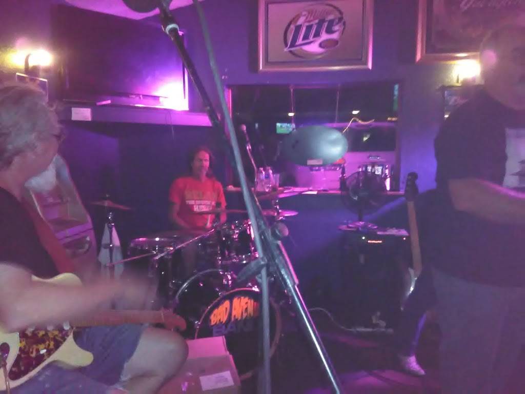 Nanas Landing, Inc | restaurant | 23 Railroad St, Glen Dale, WV 26038, USA | 3048453500 OR +1 304-845-3500