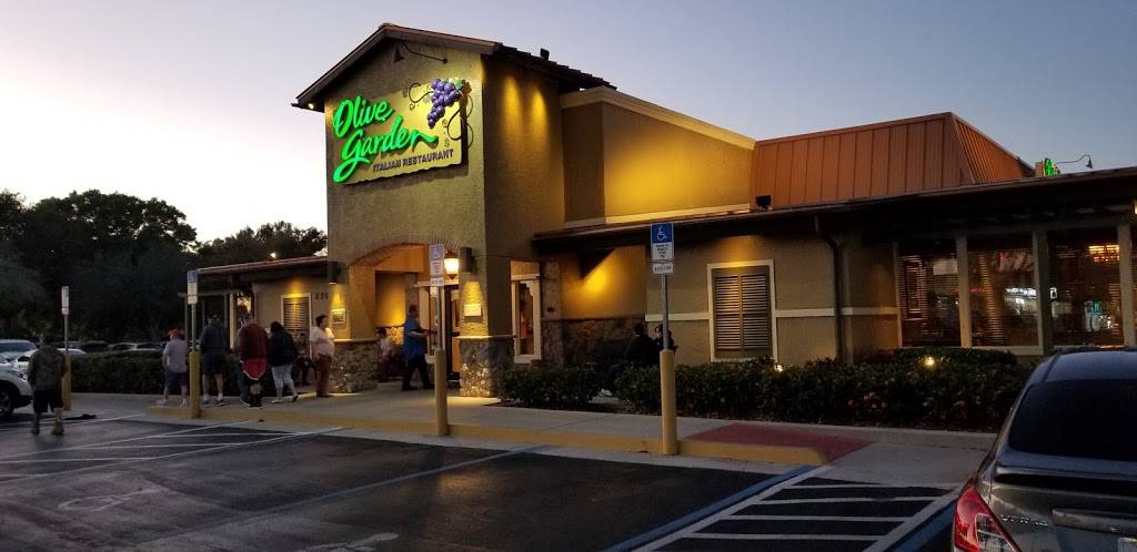Olive Garden Italian Restaurant | meal takeaway | 2508 W New Haven Ave, West Melbourne, FL 32904, USA | 3217222204 OR +1 321-722-2204